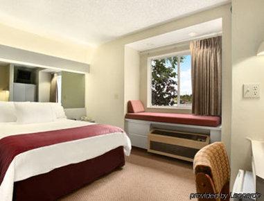 Quality Inn & Suites Watertown Fort Drum Calcium Habitación foto